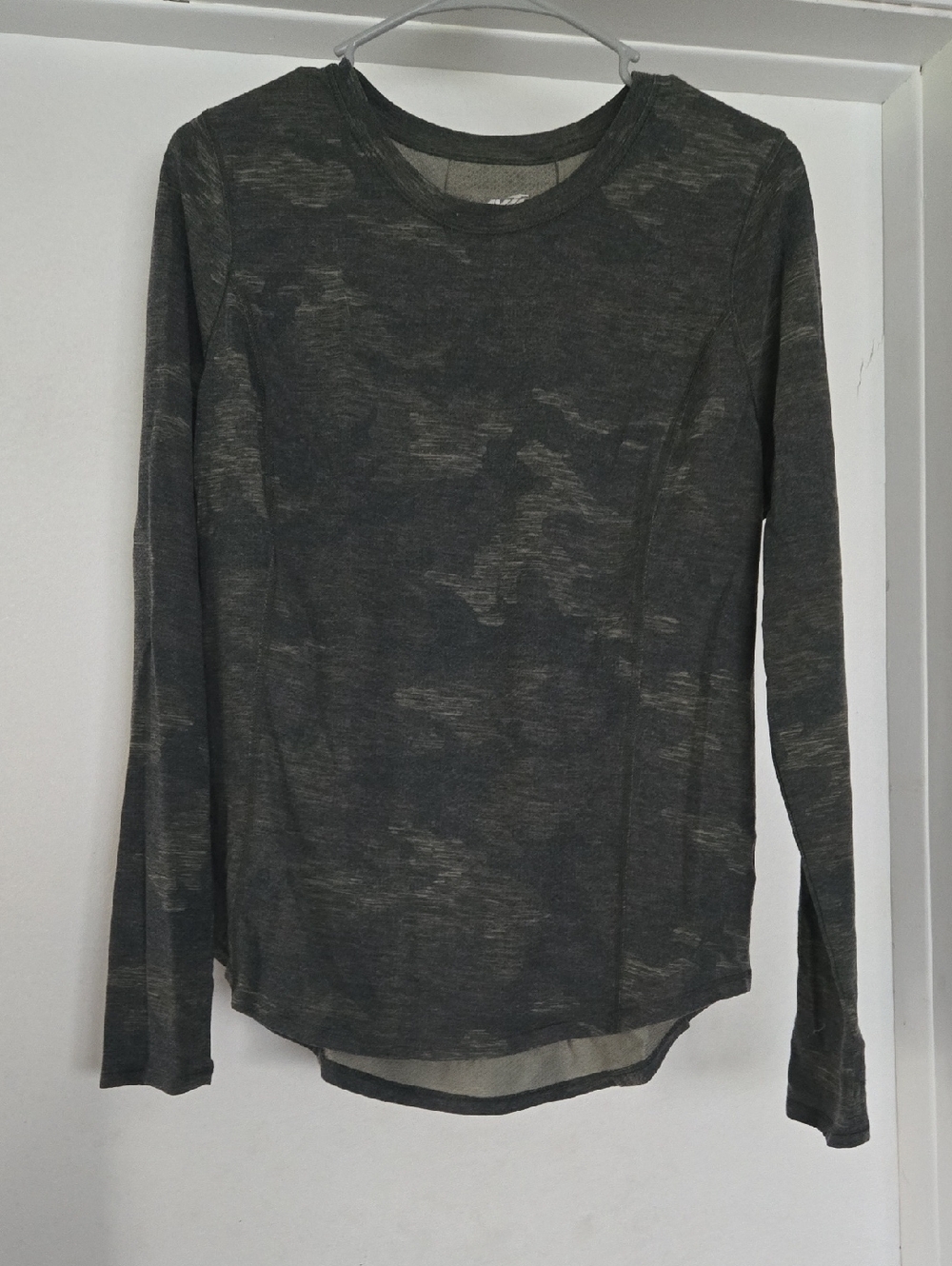 Women’s Atheltic Long Sleeve Top Camo